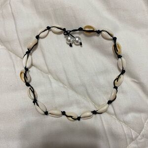 Elegant Shell and Pearl Necklace